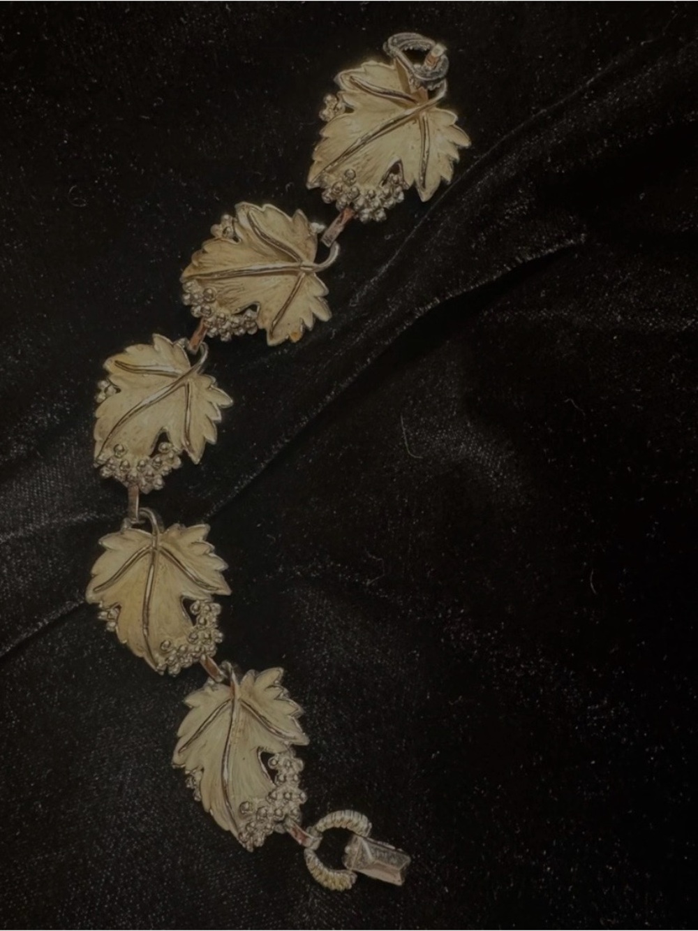 Vintage Sarah Coventry Silver-Tone/White Enamel “Whispering Leaves” Bracelet.